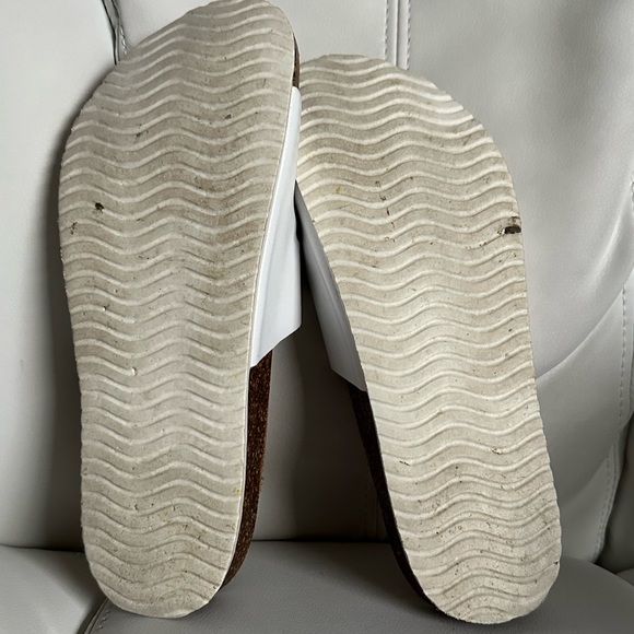 Steve Madden Two Strap Sandal - Size 8 - Picture 2 of 4